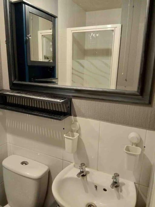 Cayton Village Hide Away Buitenkant foto
