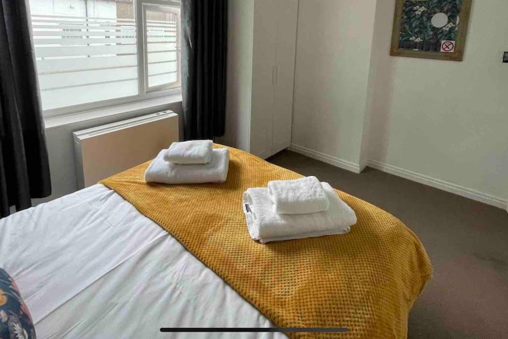Cayton Village Hide Away Buitenkant foto